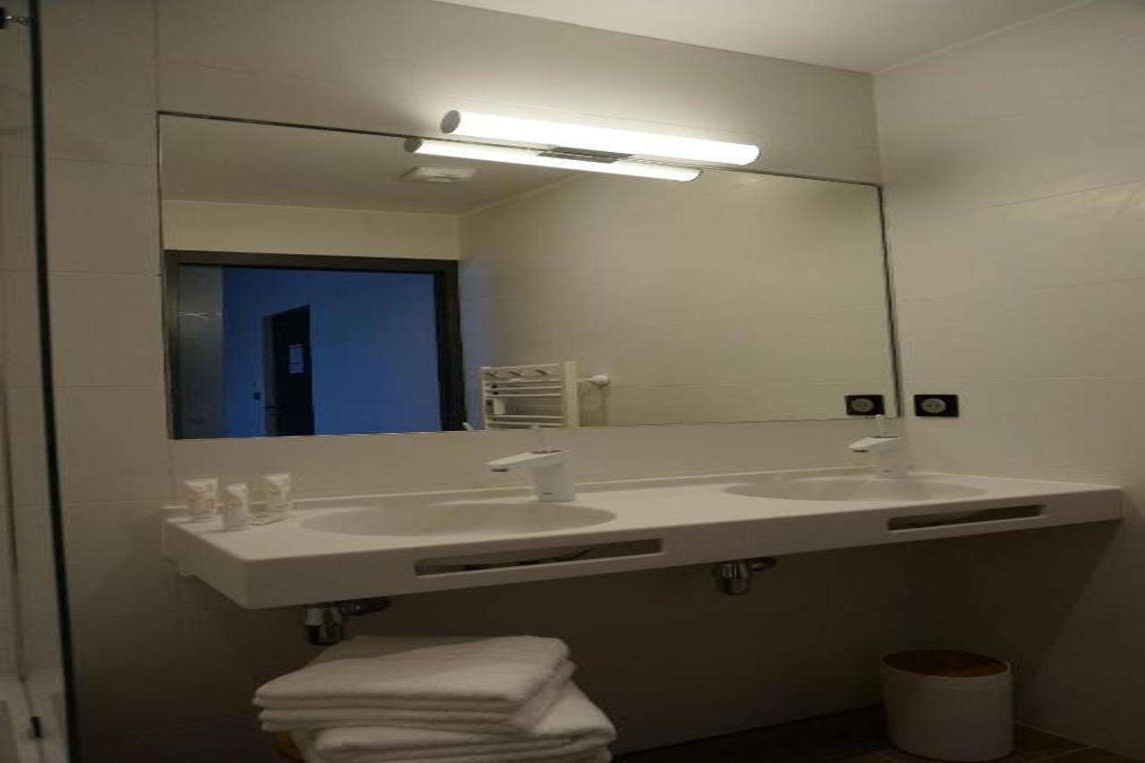 The Originals Relais Hotel Saint-Roch Salzuit Buitenkant foto